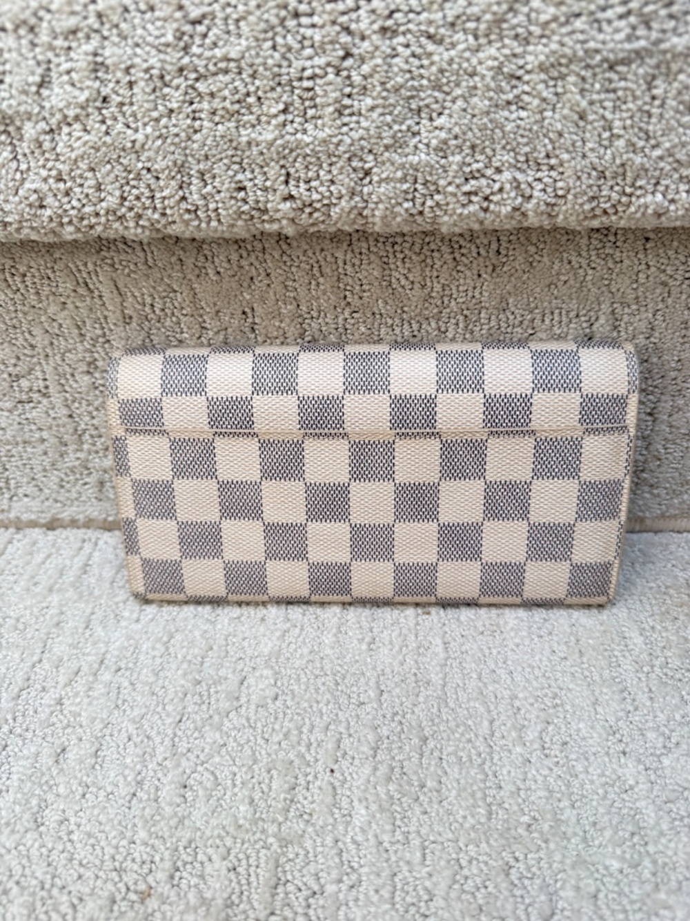 Louis Vuitton Sarah Wallet in Damier Azur - Picture 8 of 9